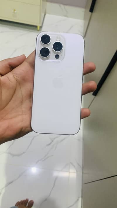 Apple iPhone 16 Pro Factory Unlock