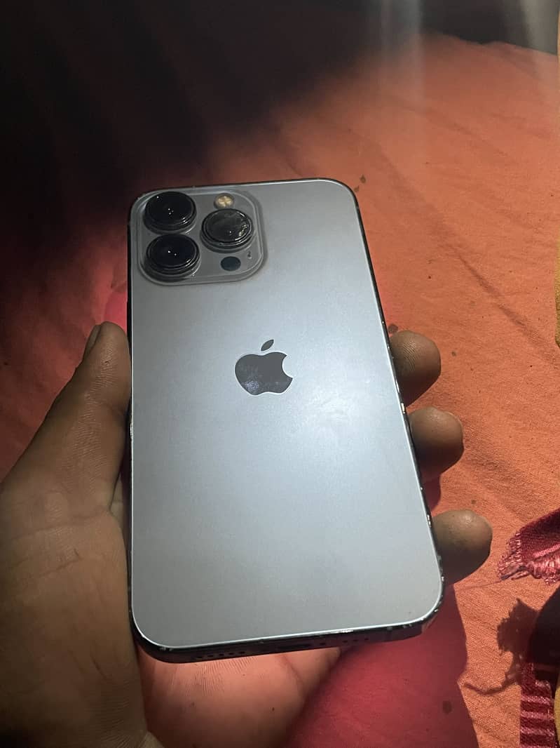 Apple iPhone 13 Pro 2