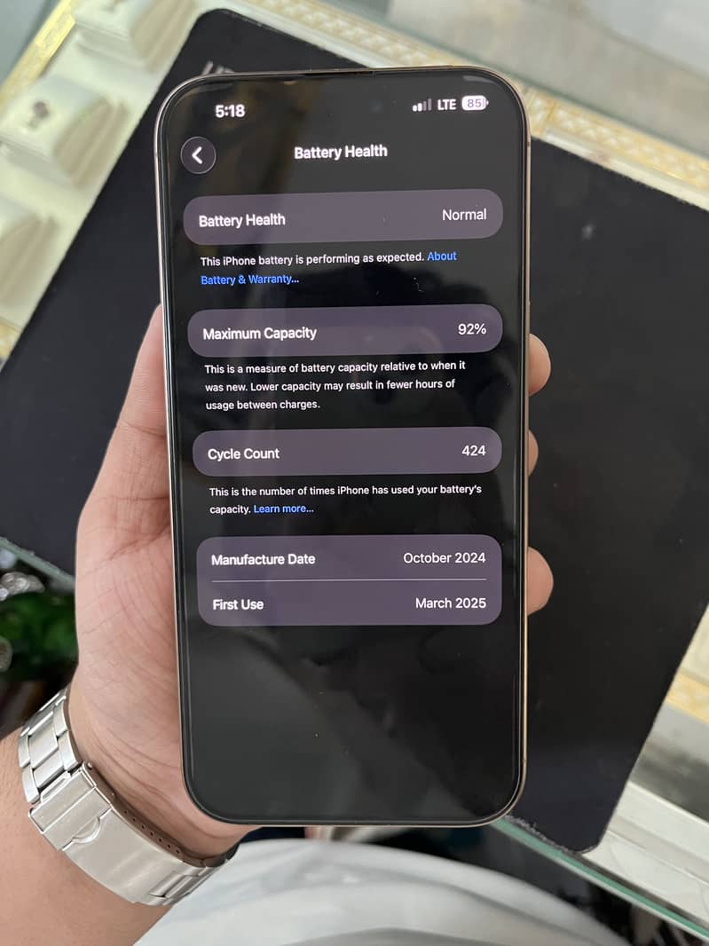 Apple iPhone 16 Pro Max 2