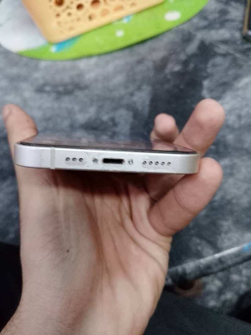Apple iPhone 13 3