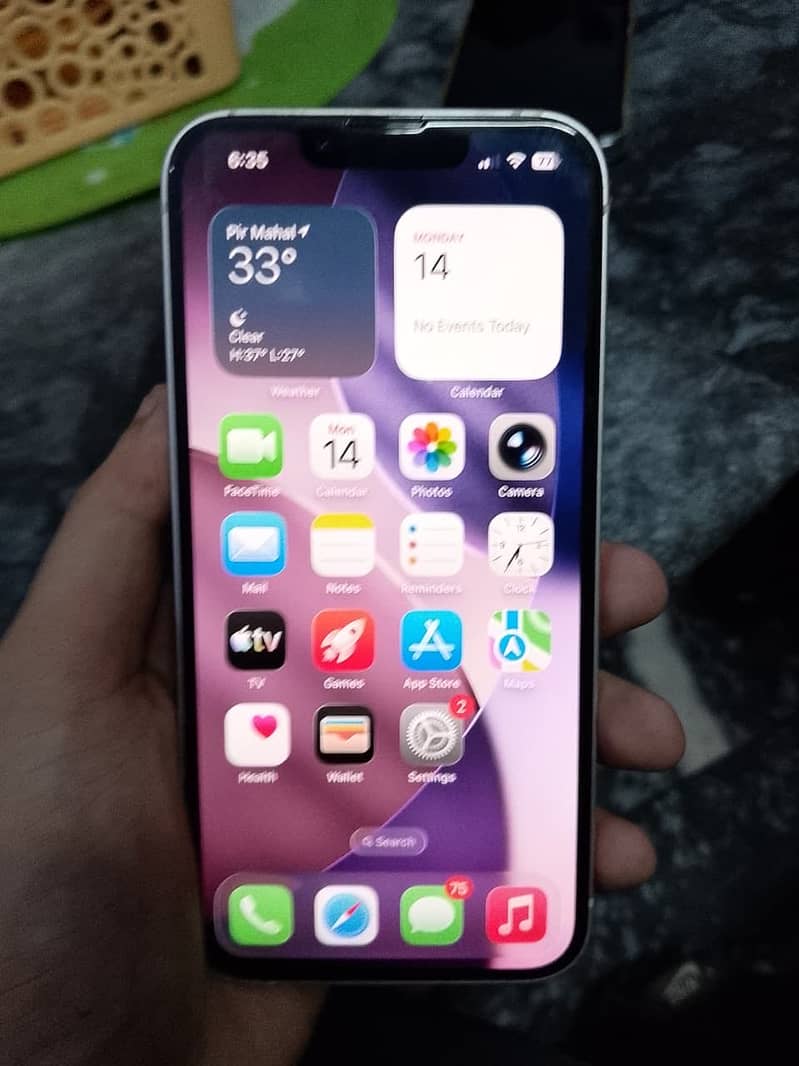Apple iPhone 13 5