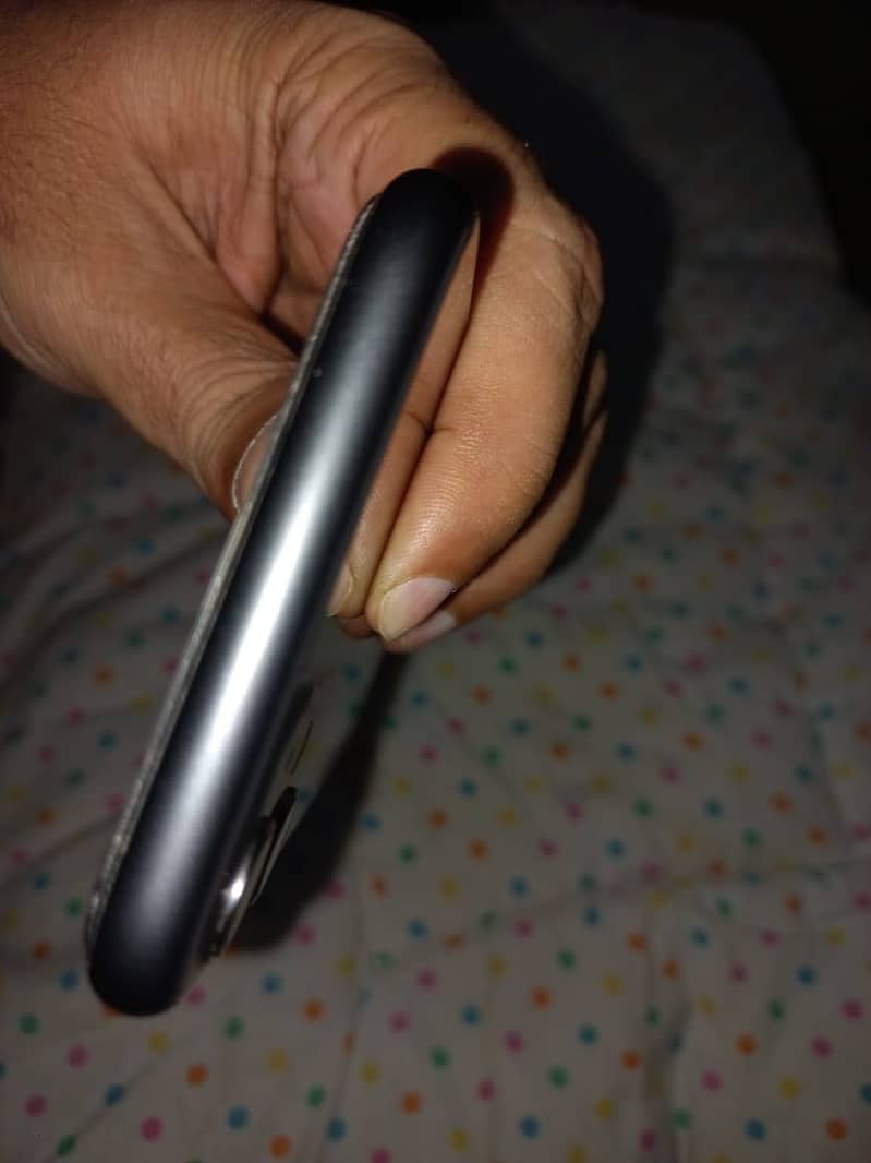 Apple iPhone 11 5