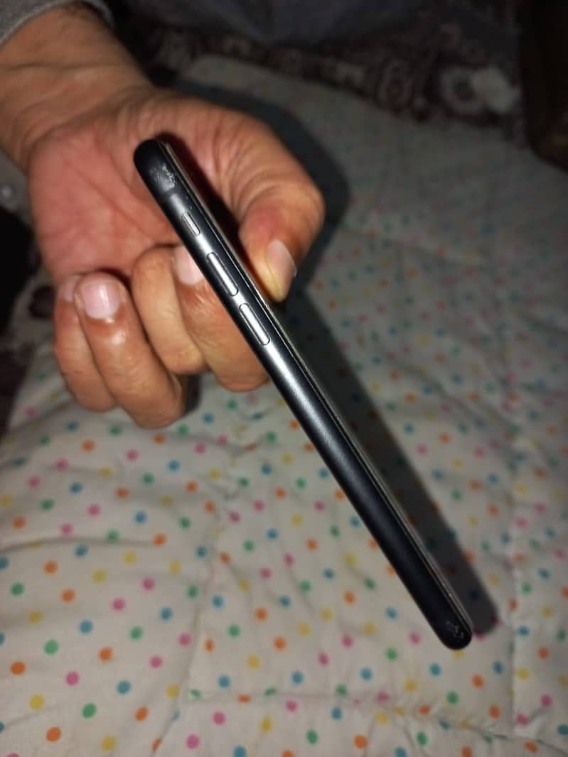 Apple iPhone 11 6
