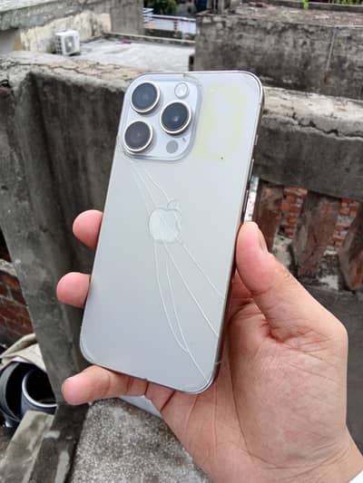 i phone 15pro and i phone 12 (42500)