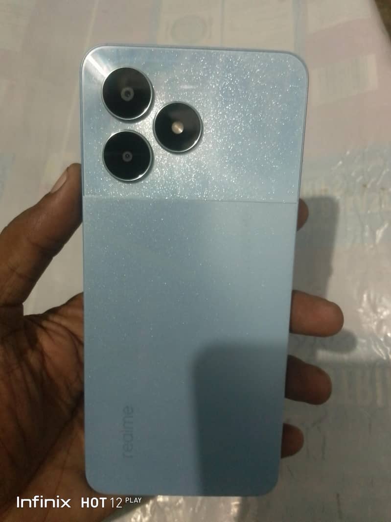 realme 13