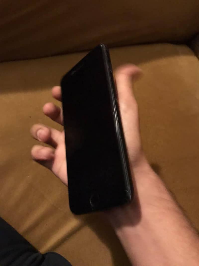 Apple iPhone 7 Plus 1