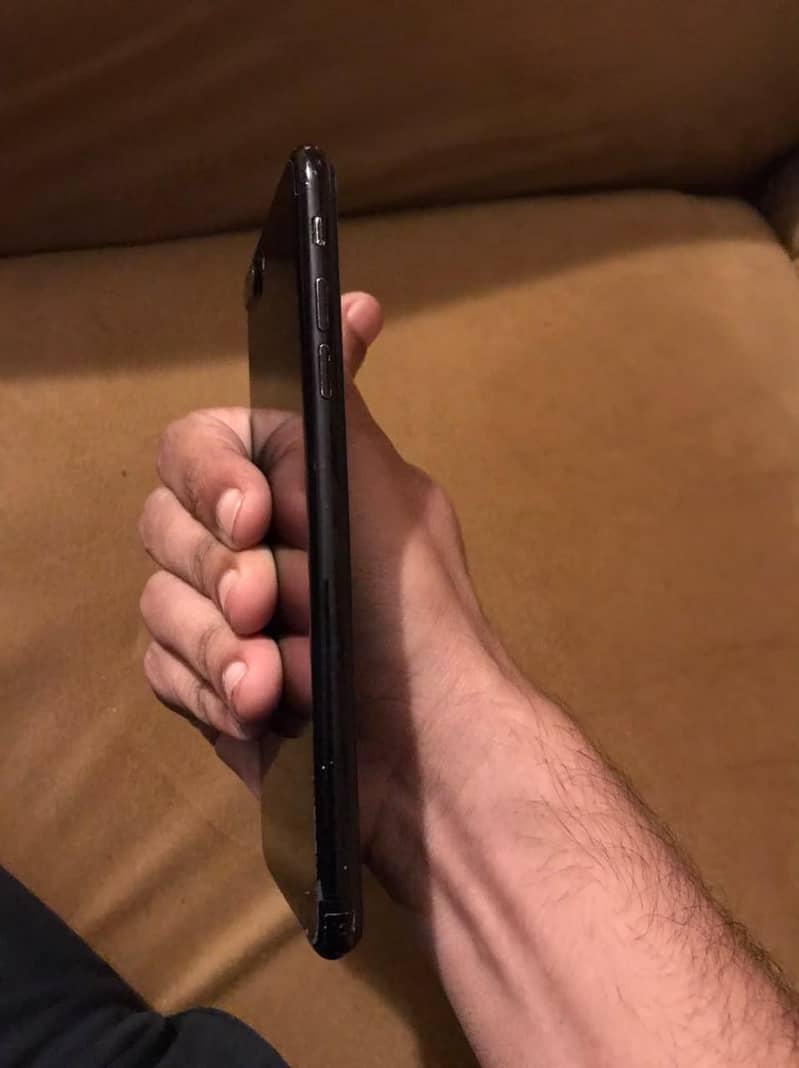 Apple iPhone 7 Plus 2