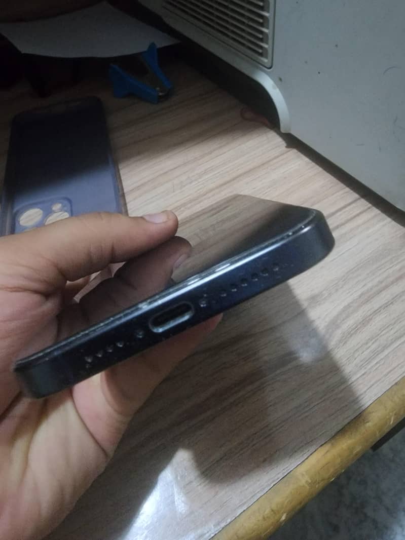 Apple iPhone 15 Pro Max 3