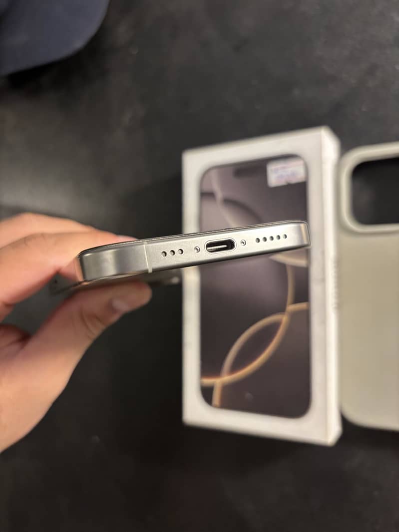 Apple iPhone 16 Pro 2