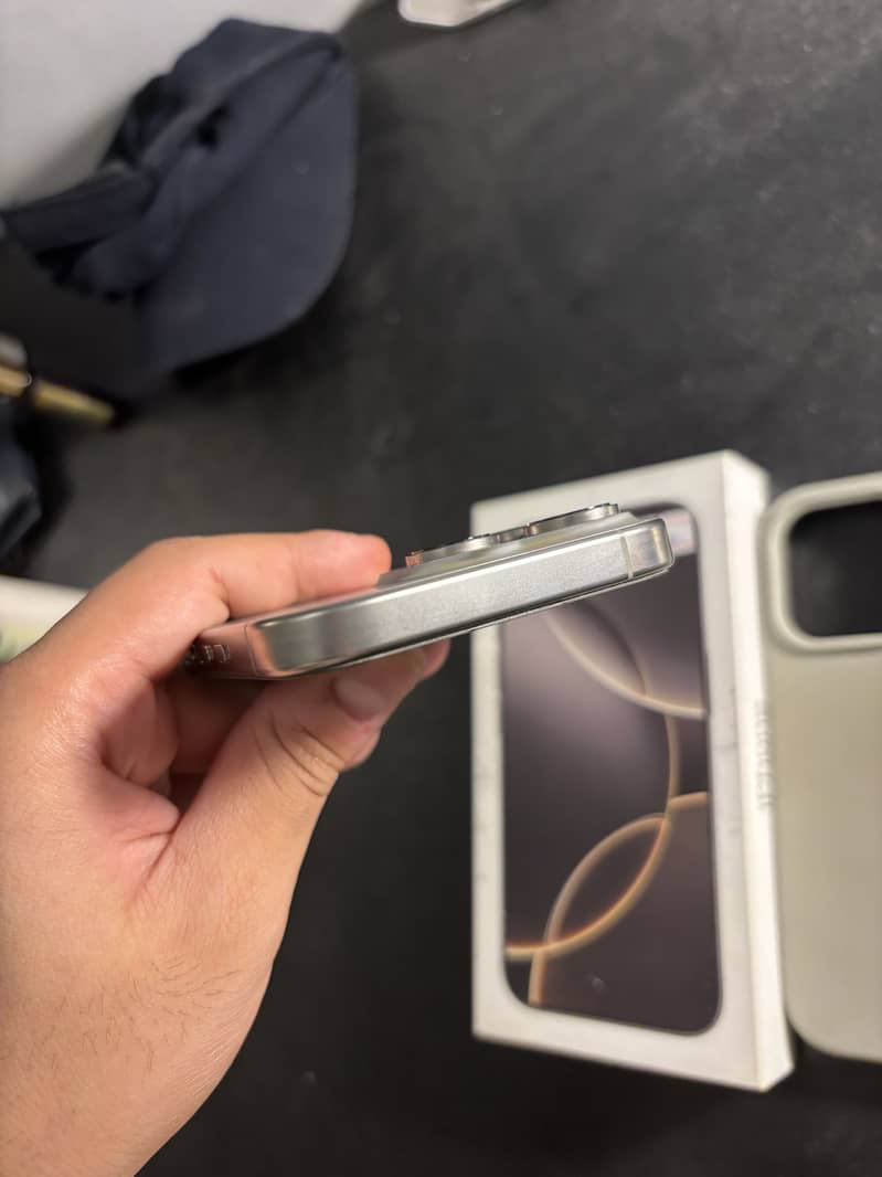 Apple iPhone 16 Pro 5