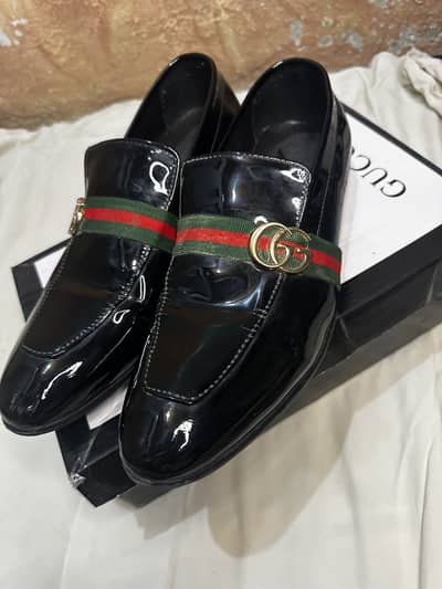 Gucci shoes only 1 time used size 10