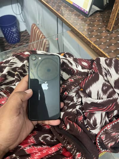 Apple iPhone SE