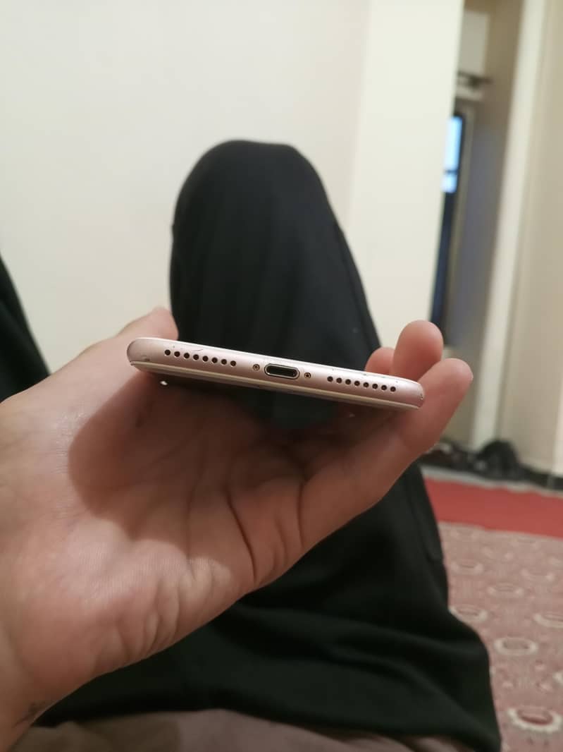 Apple iPhone 7 Plus 2