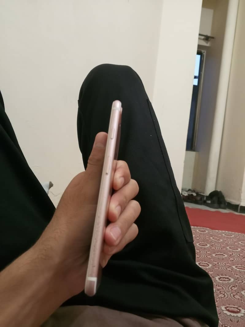 Apple iPhone 7 Plus 3