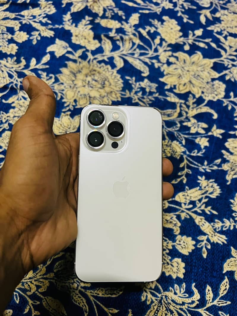 Apple iPhone 13 Pro 3
