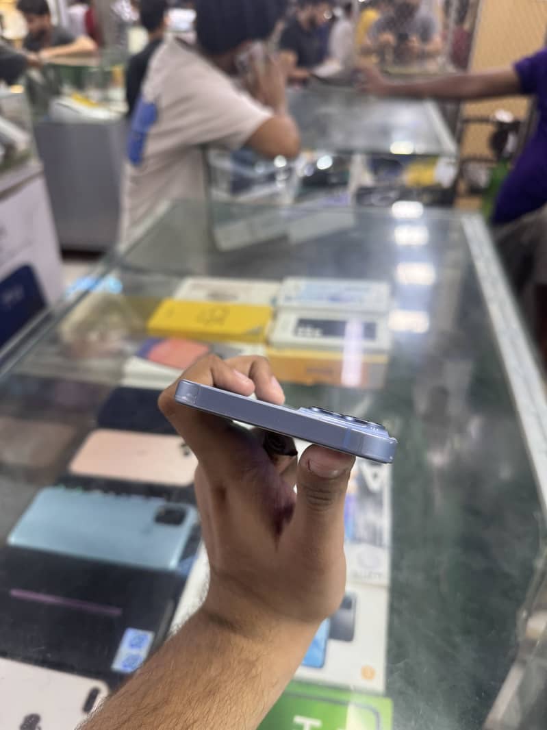 Apple iPhone 14 plus 3