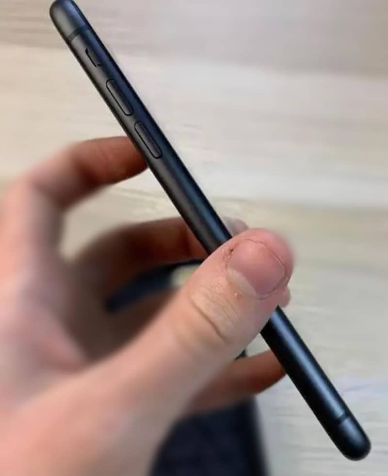 Apple iPhone 11 3