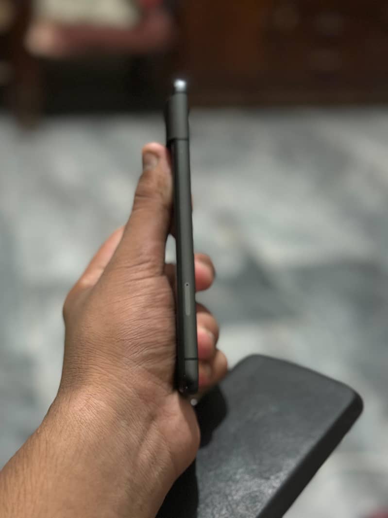 Google Pixel 8 4