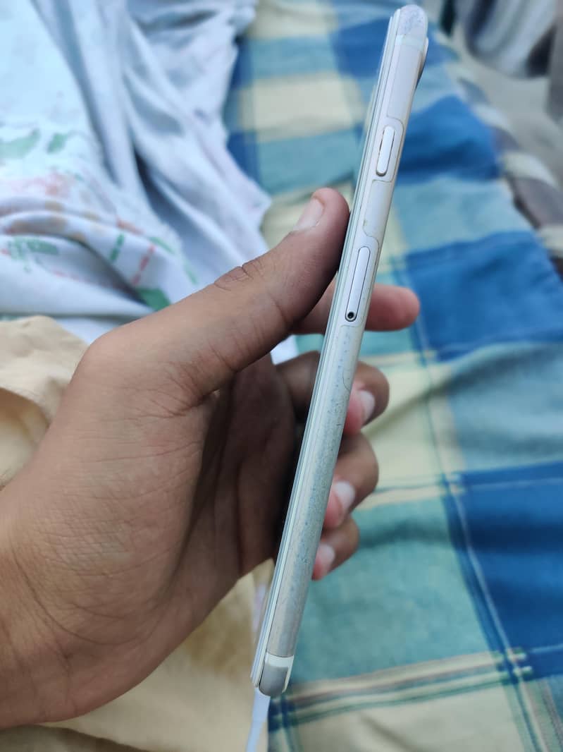 Apple iPhone 7 Plus 3