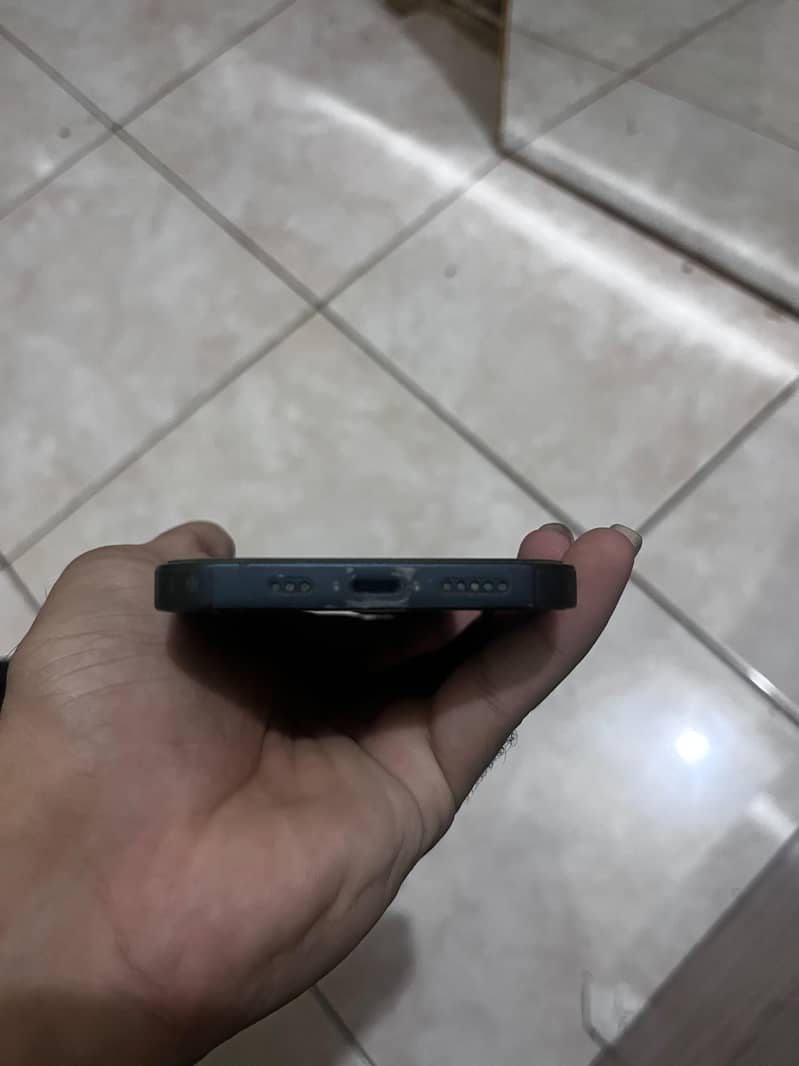 Apple iPhone 13 4