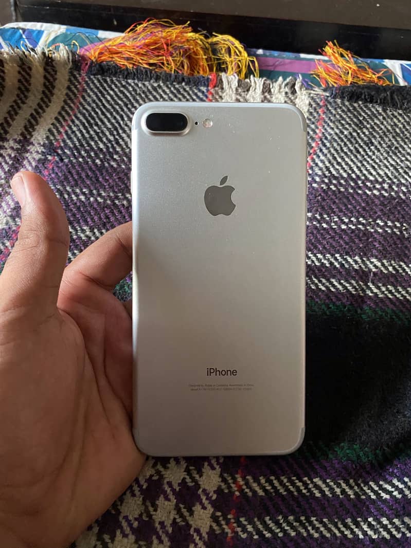 Apple iPhone 7 Plus 1
