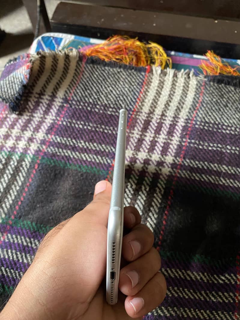 Apple iPhone 7 Plus 2