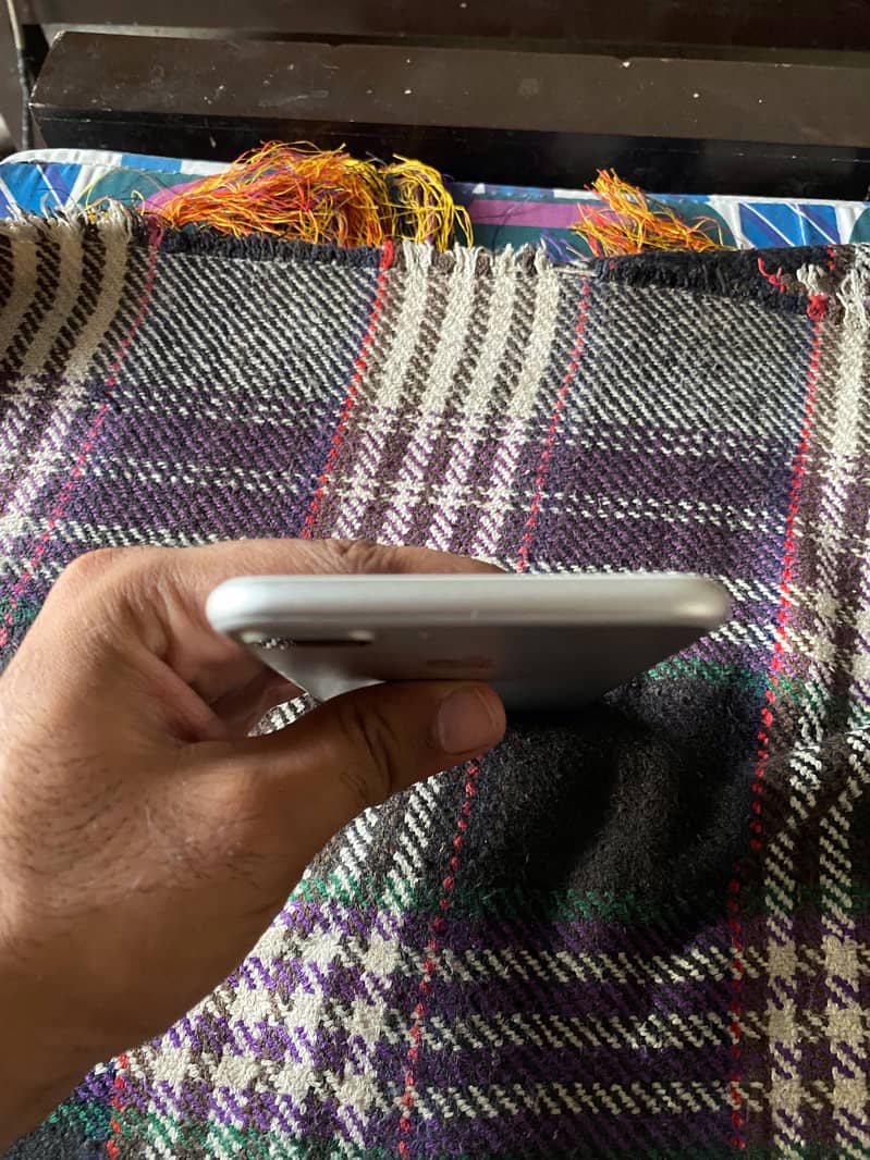 Apple iPhone 7 Plus 3