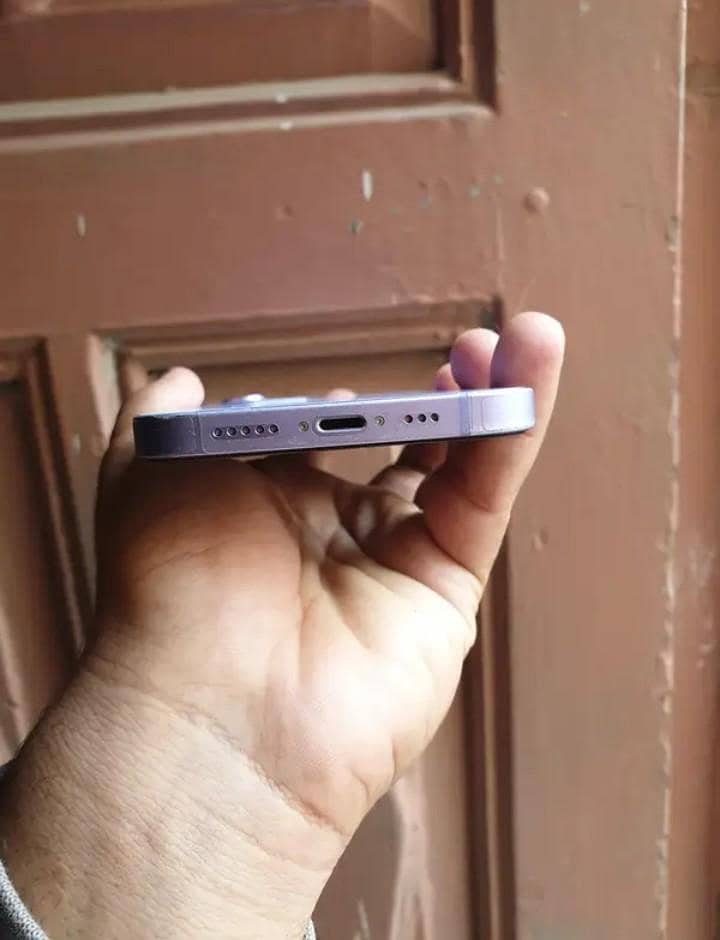 Apple iPhone 12 3