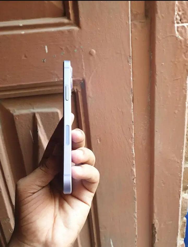 Apple iPhone 12 5