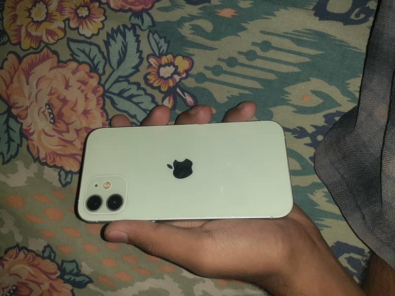 Apple iPhone 12 2