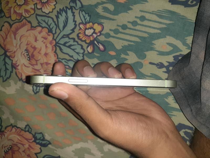 Apple iPhone 12 3