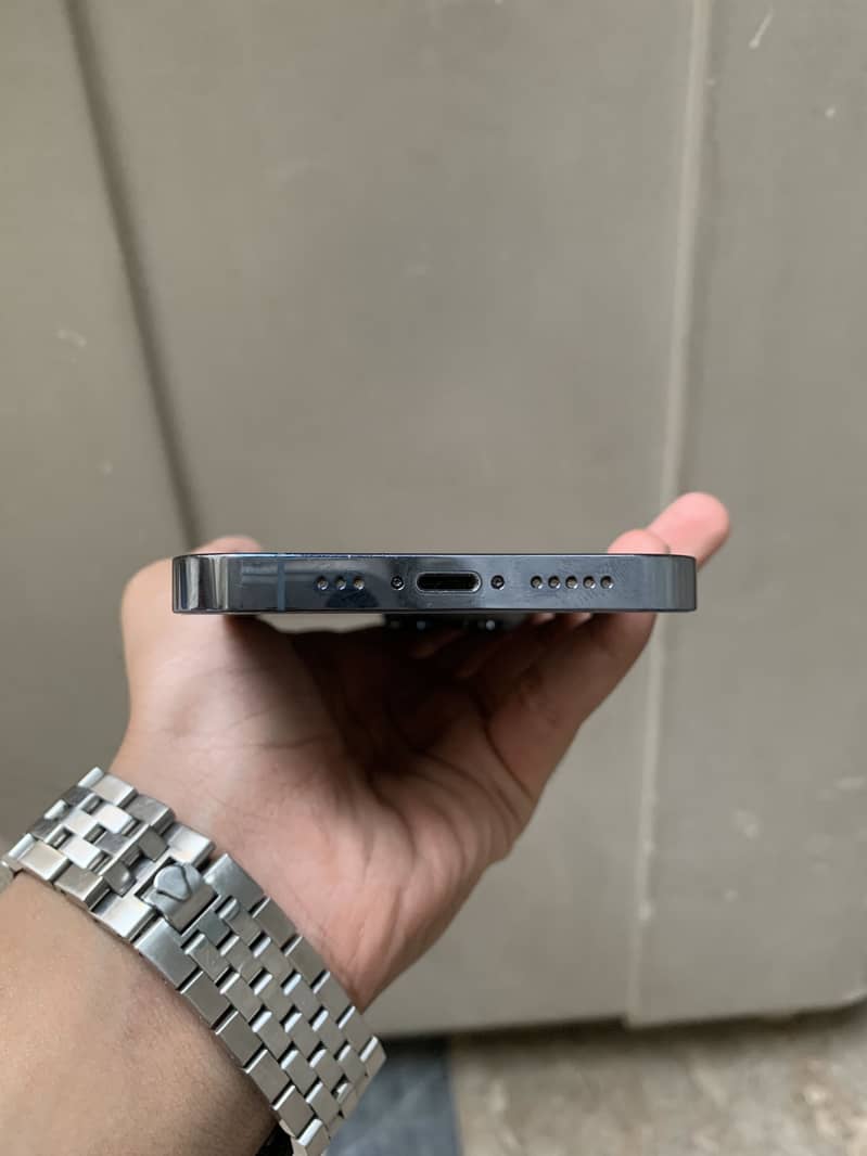 Apple iPhone 13 Pro 2