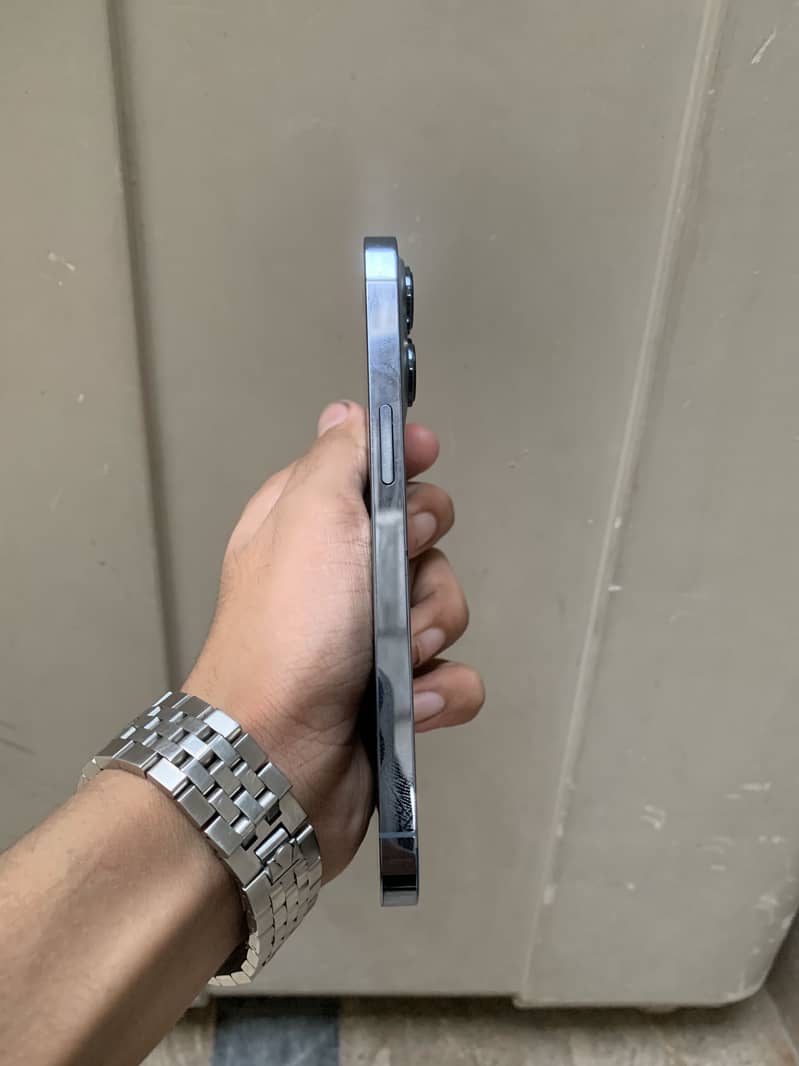 Apple iPhone 13 Pro 3