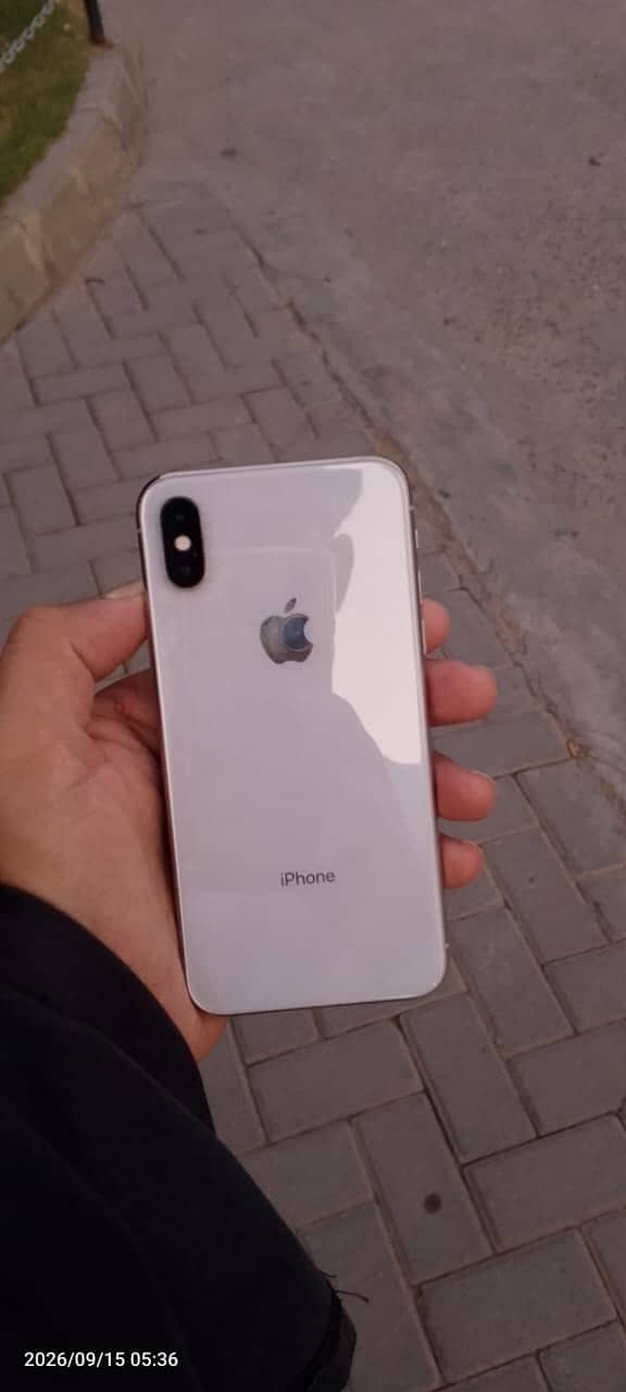 Apple iPhone X 3
