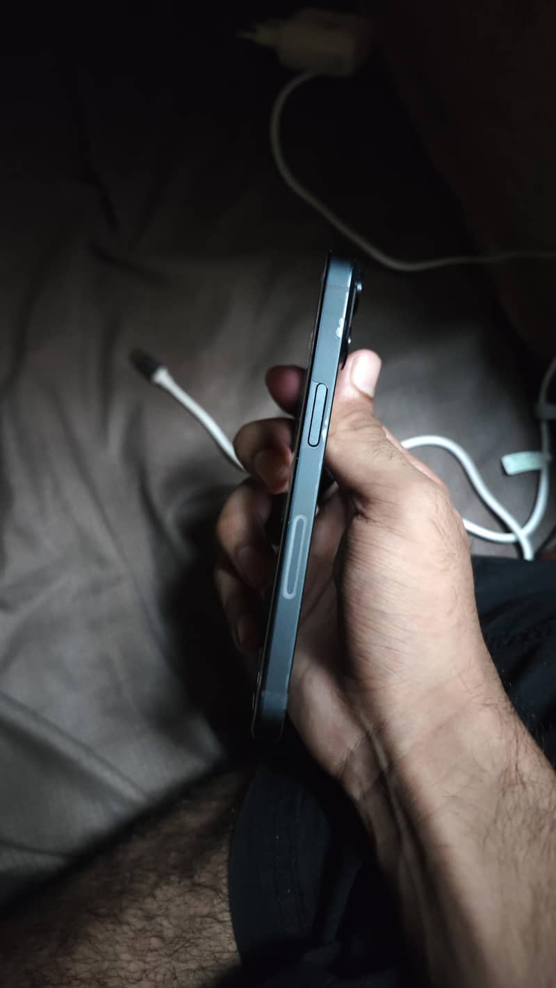 Apple iPhone 14 3