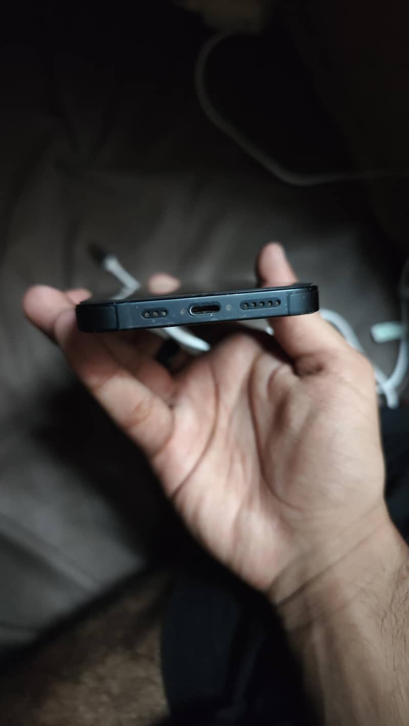 Apple iPhone 14 4