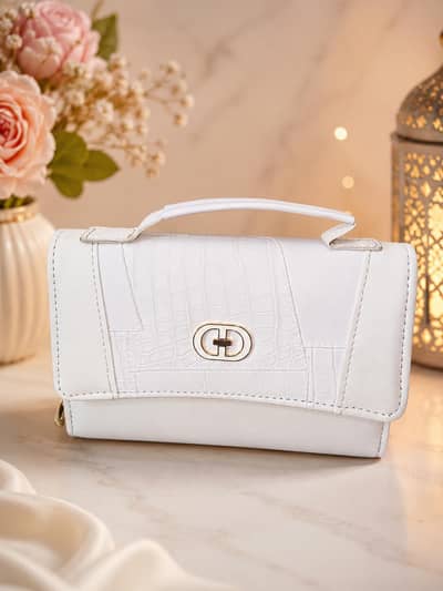 White hand bag