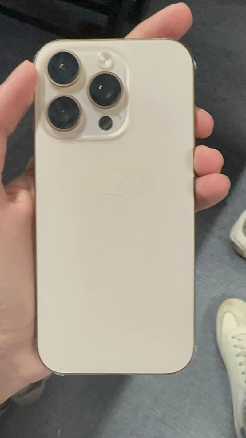Apple iPhone 16 Pro 6