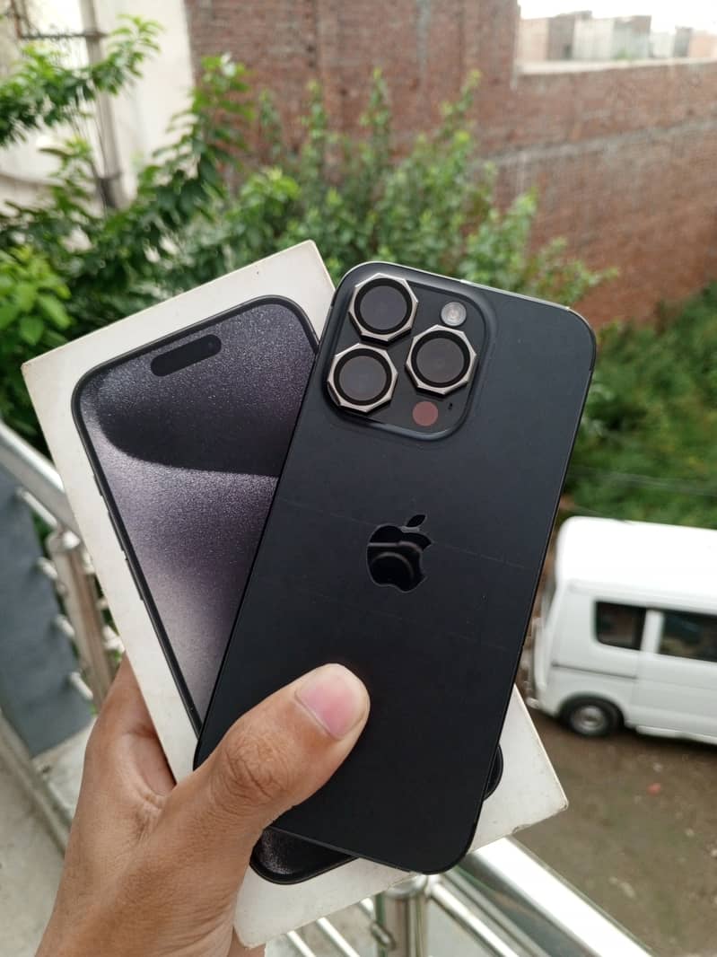 Apple iPhone 15 Pro 0
