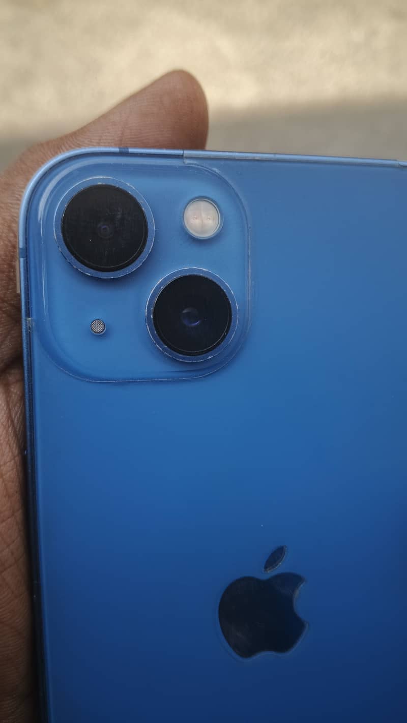 Apple iPhone 13 5