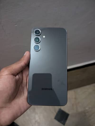 Samsung Mobile S24 fE