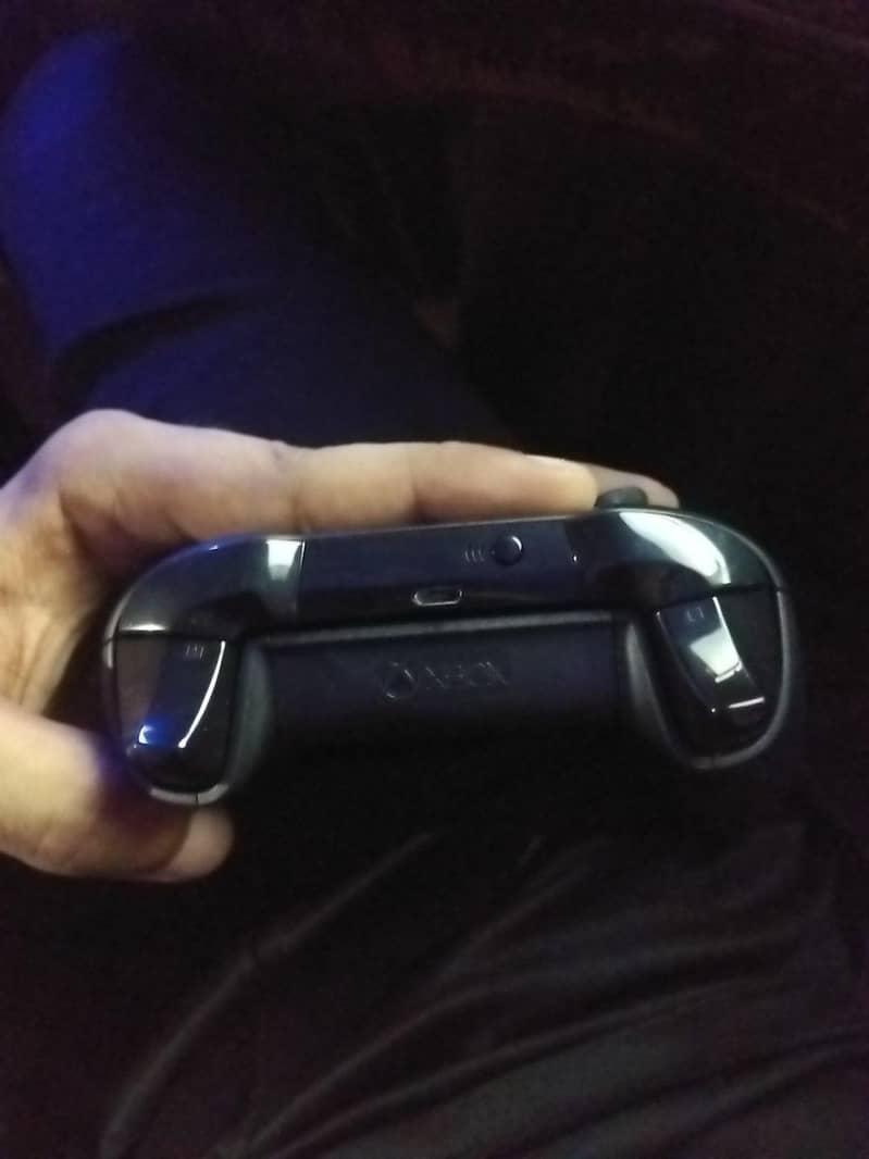 Xbox one s wireless controller 2