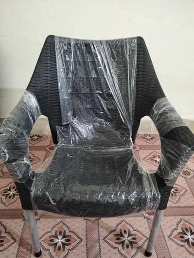 20 Plastic Chairs in New Condition for Sale