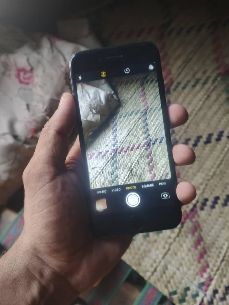 Apple iPhone 8 1