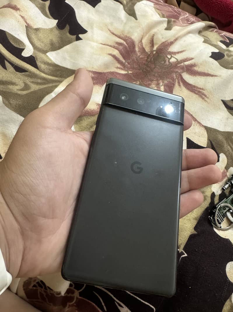 Google Pixel 6 4