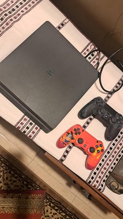 PS4 Slim 500GB + 2 Controllers | Jailbreak | Gaming Console