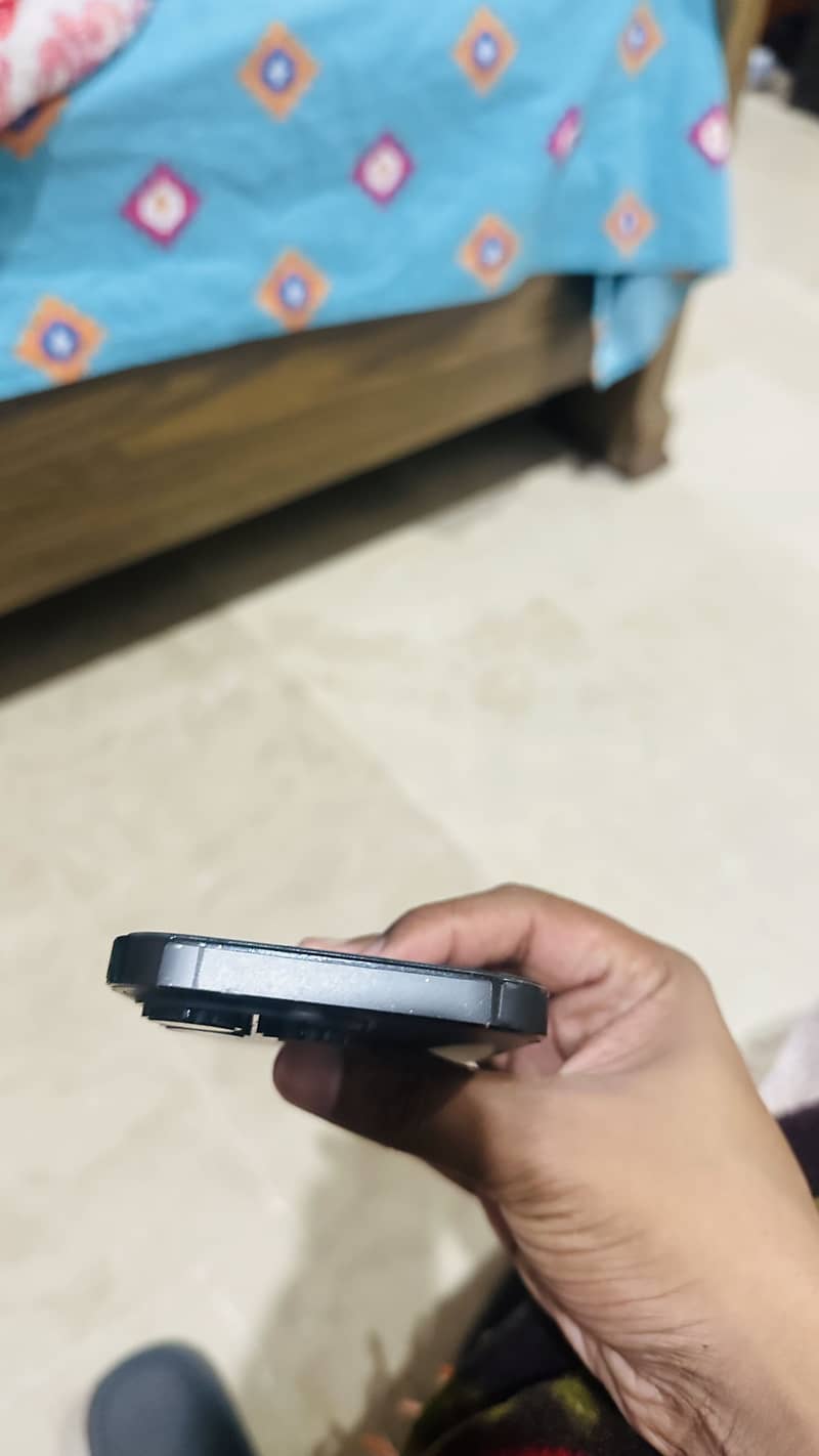 Apple iPhone 14 Pro 0