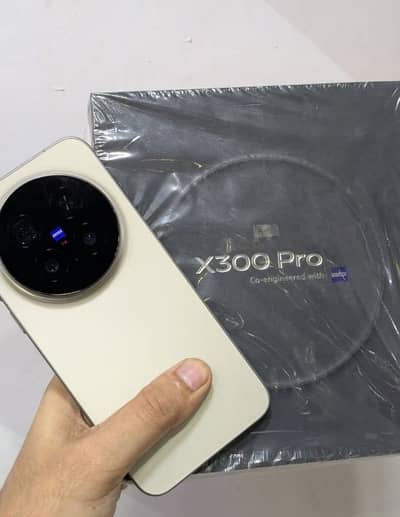 vivo x300 pro 16GB 512 GB official PTA approve