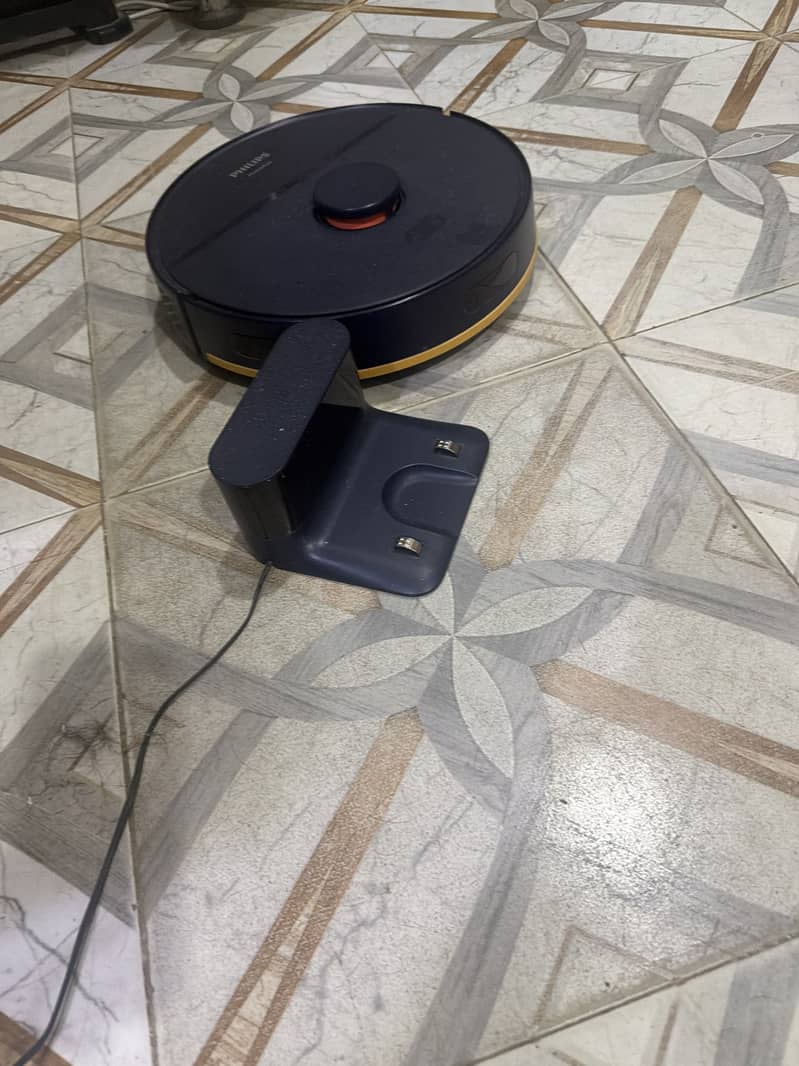 Philips robot cleaner 0