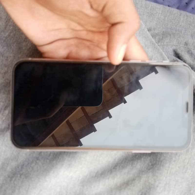 Apple iPhone 11 3